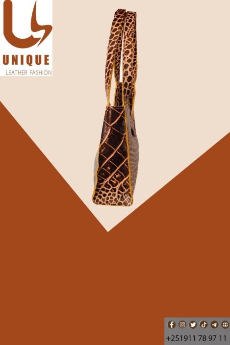 luxury With Our Exquisite Women's Shoulder Bag - Image 2